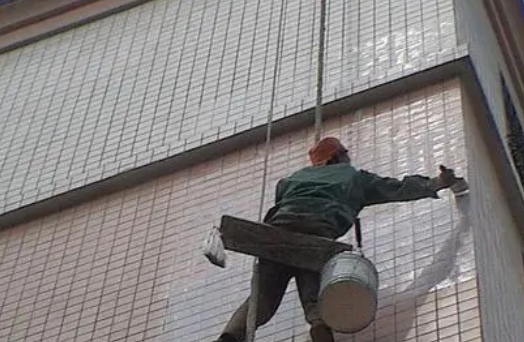 临桂卫生间漏水维修公司分享下临桂外墙防水的必要性。